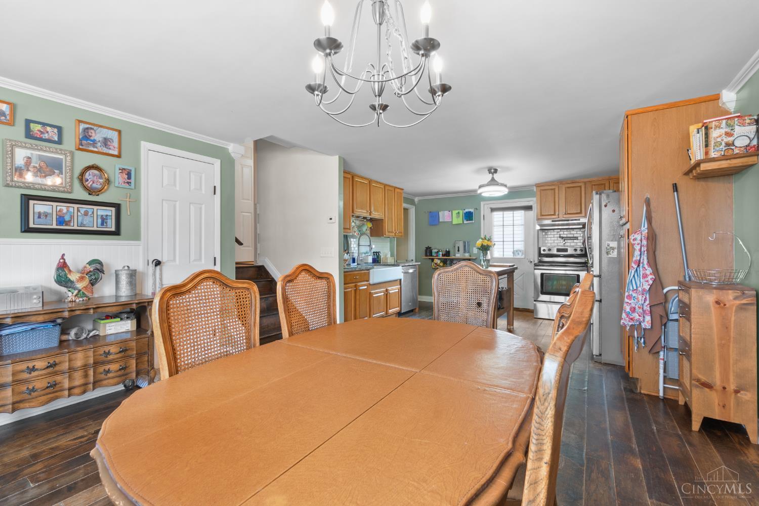 5176 Dundas Drive