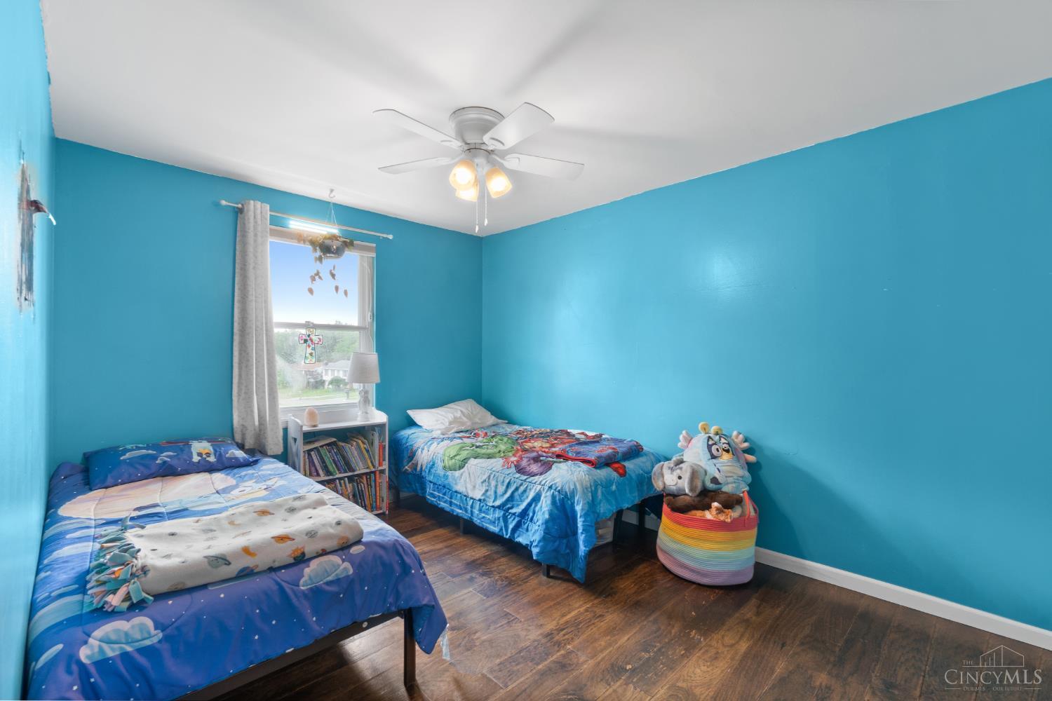 5176 Dundas Drive