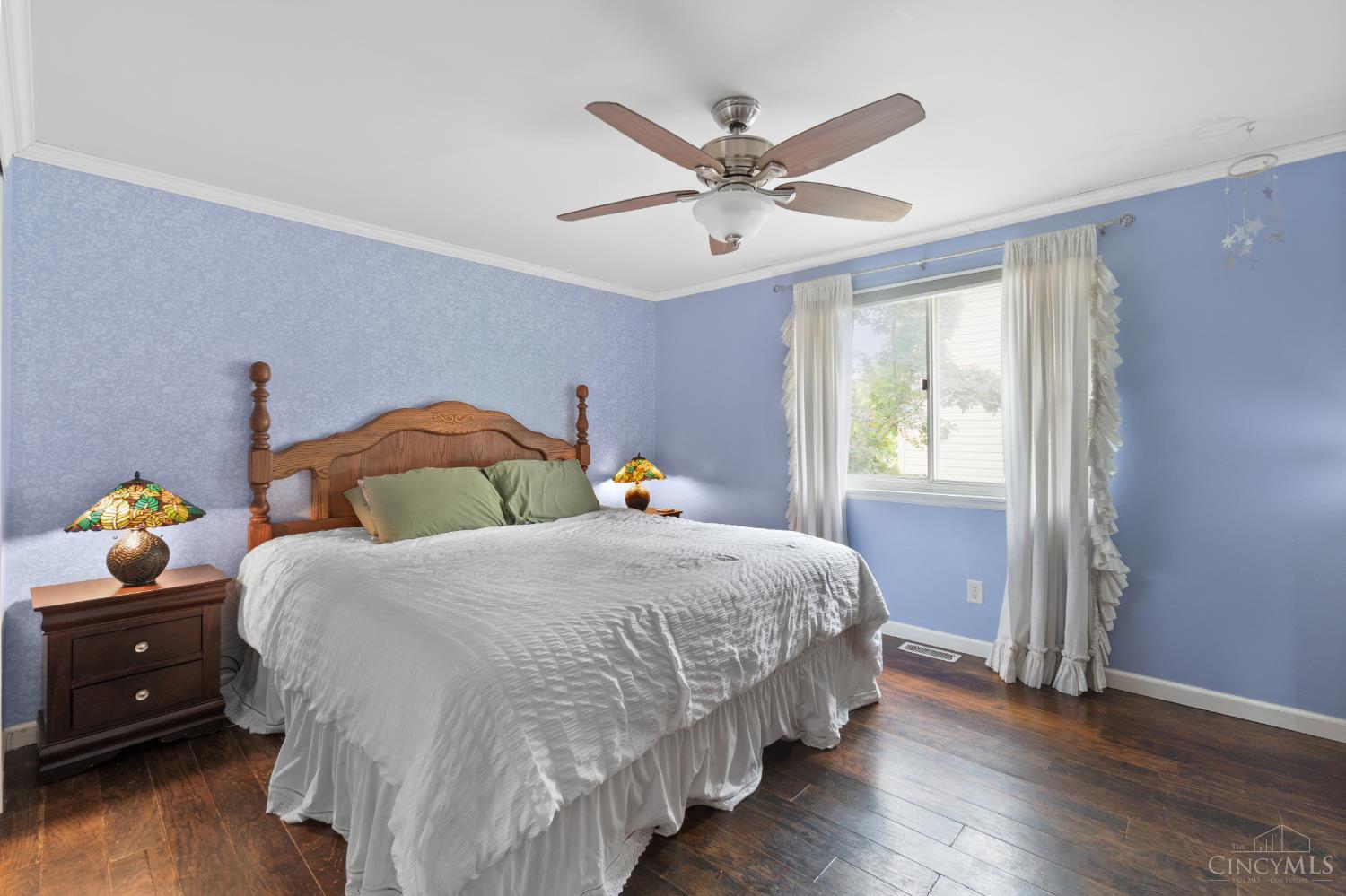 5176 Dundas Drive