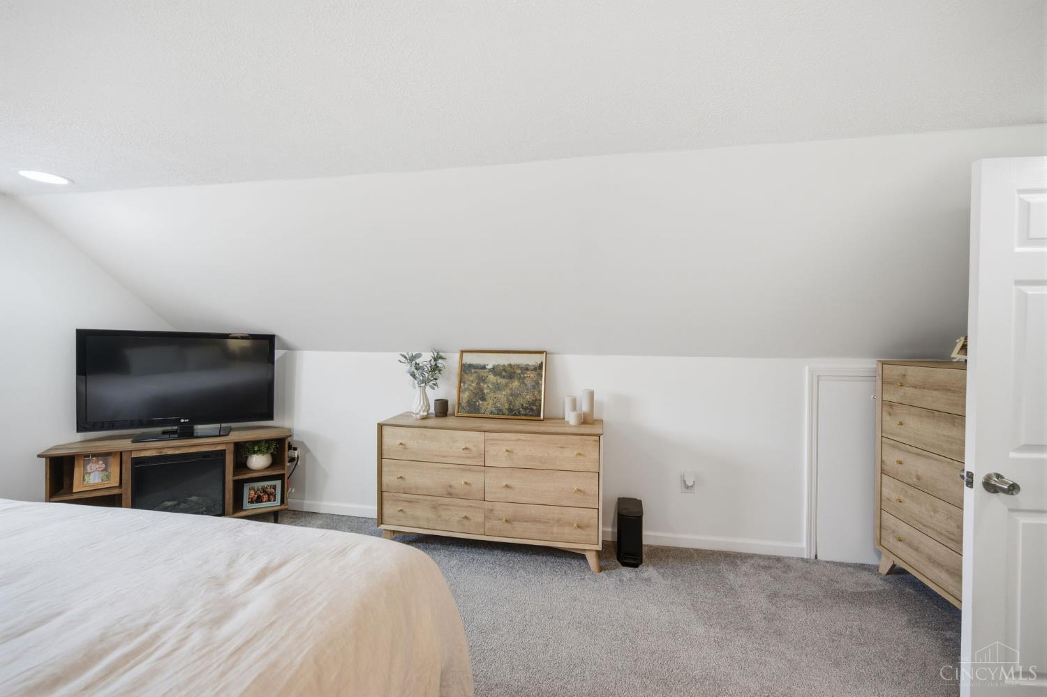 3016 Crestmoor Lane