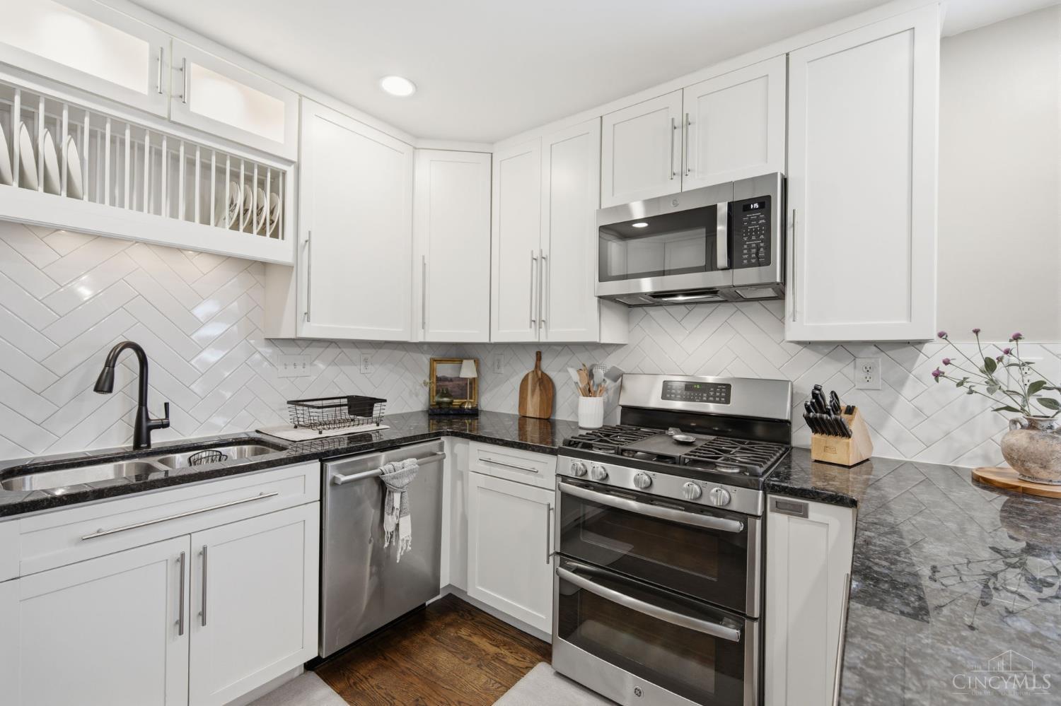 3016 Crestmoor Lane