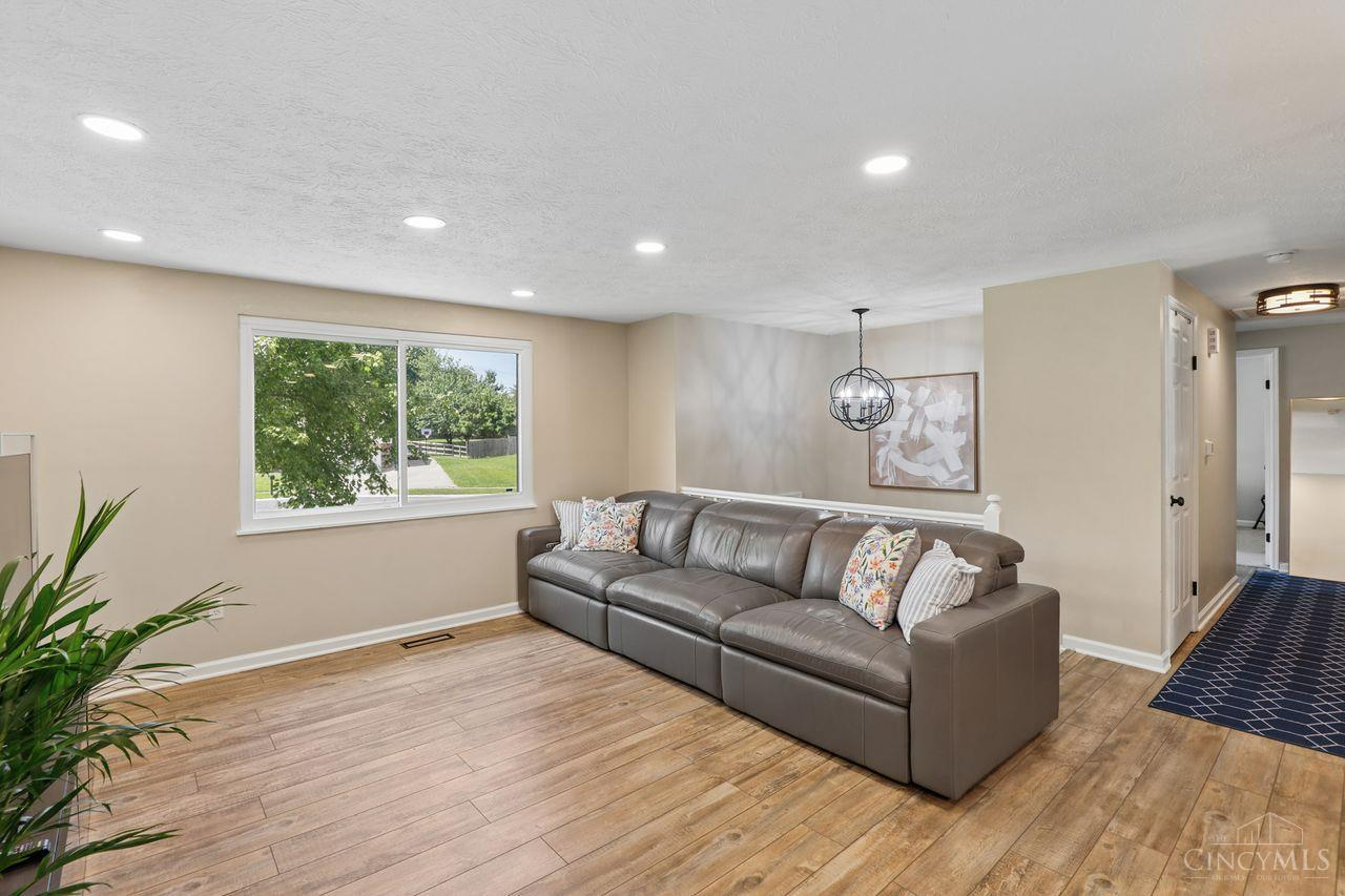 6673 Fernshire Court