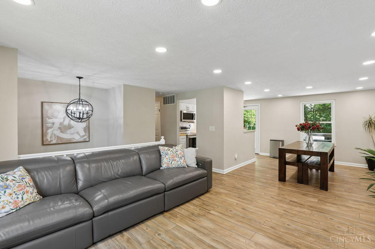 6673 Fernshire Court