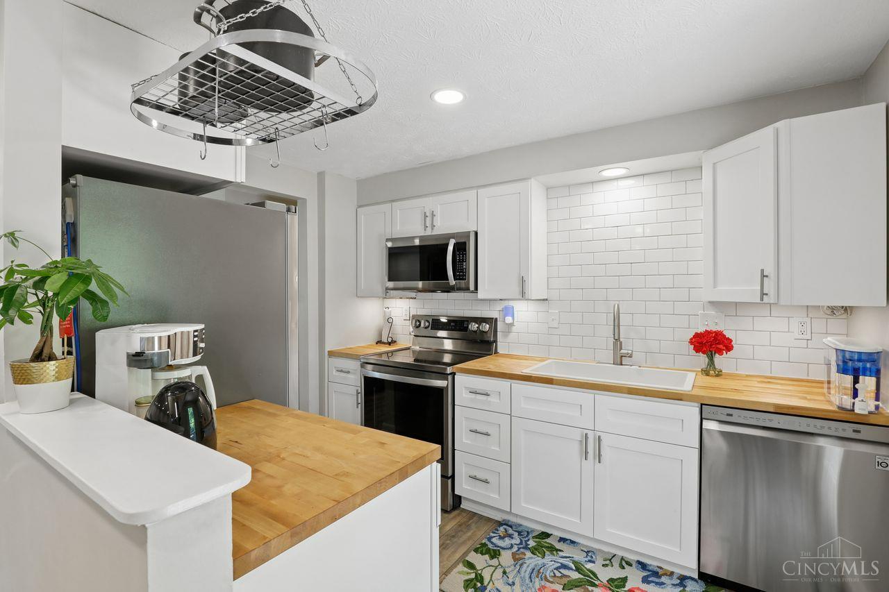 6673 Fernshire Court