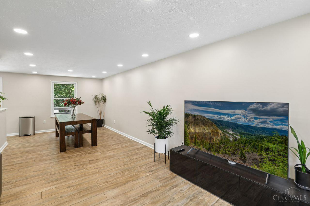 6673 Fernshire Court