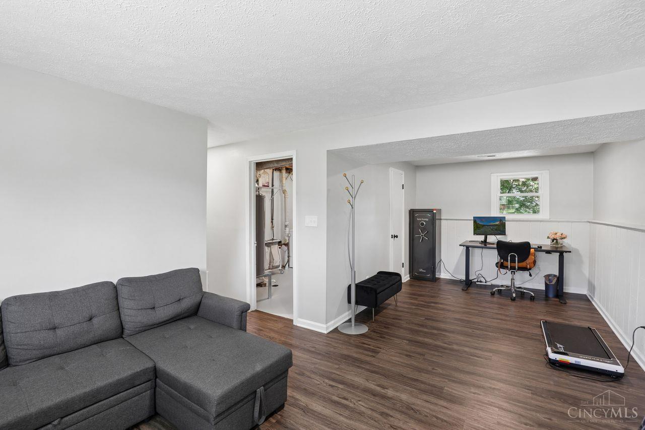 6673 Fernshire Court