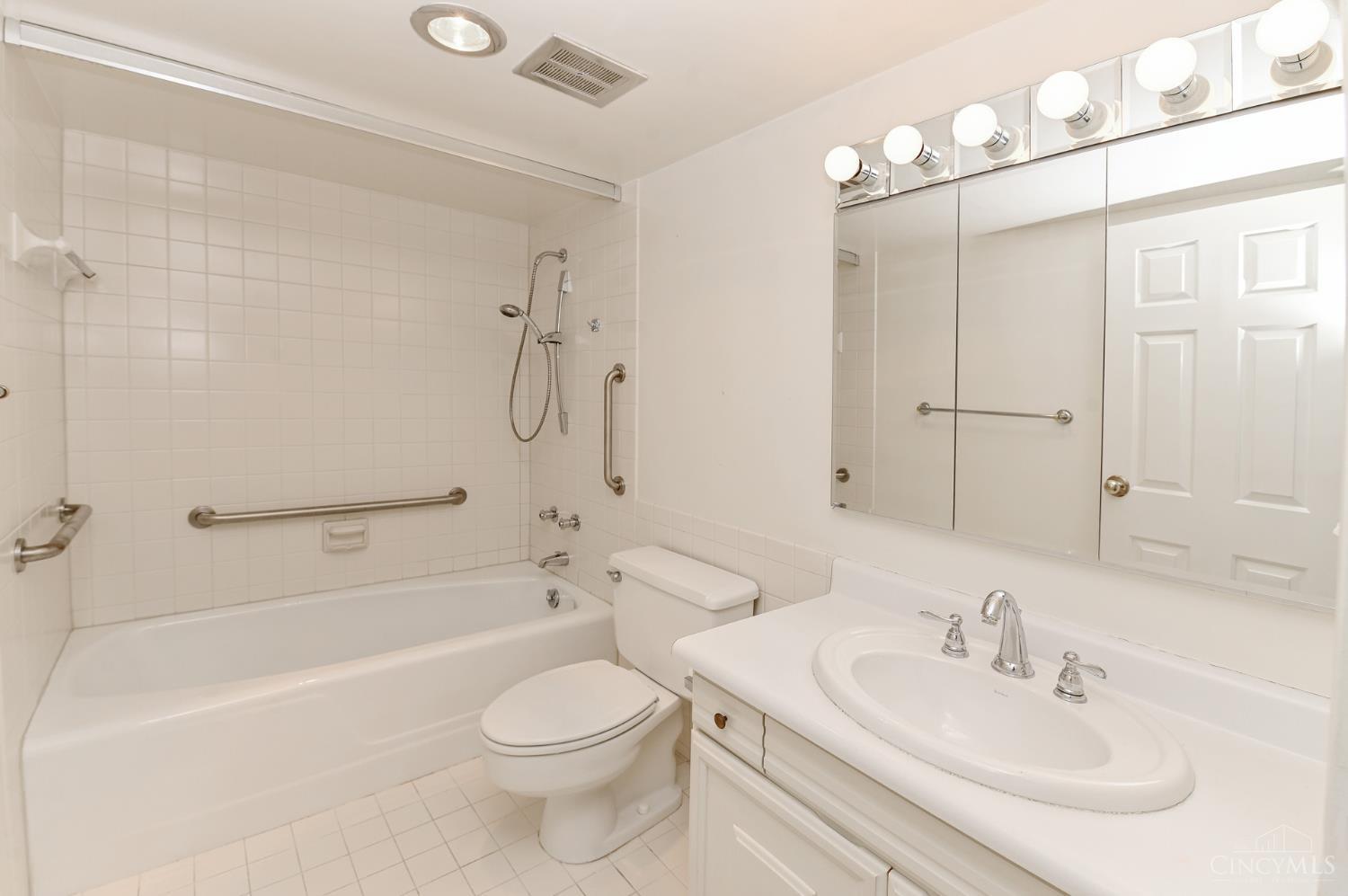 2444 Madison Road 1509