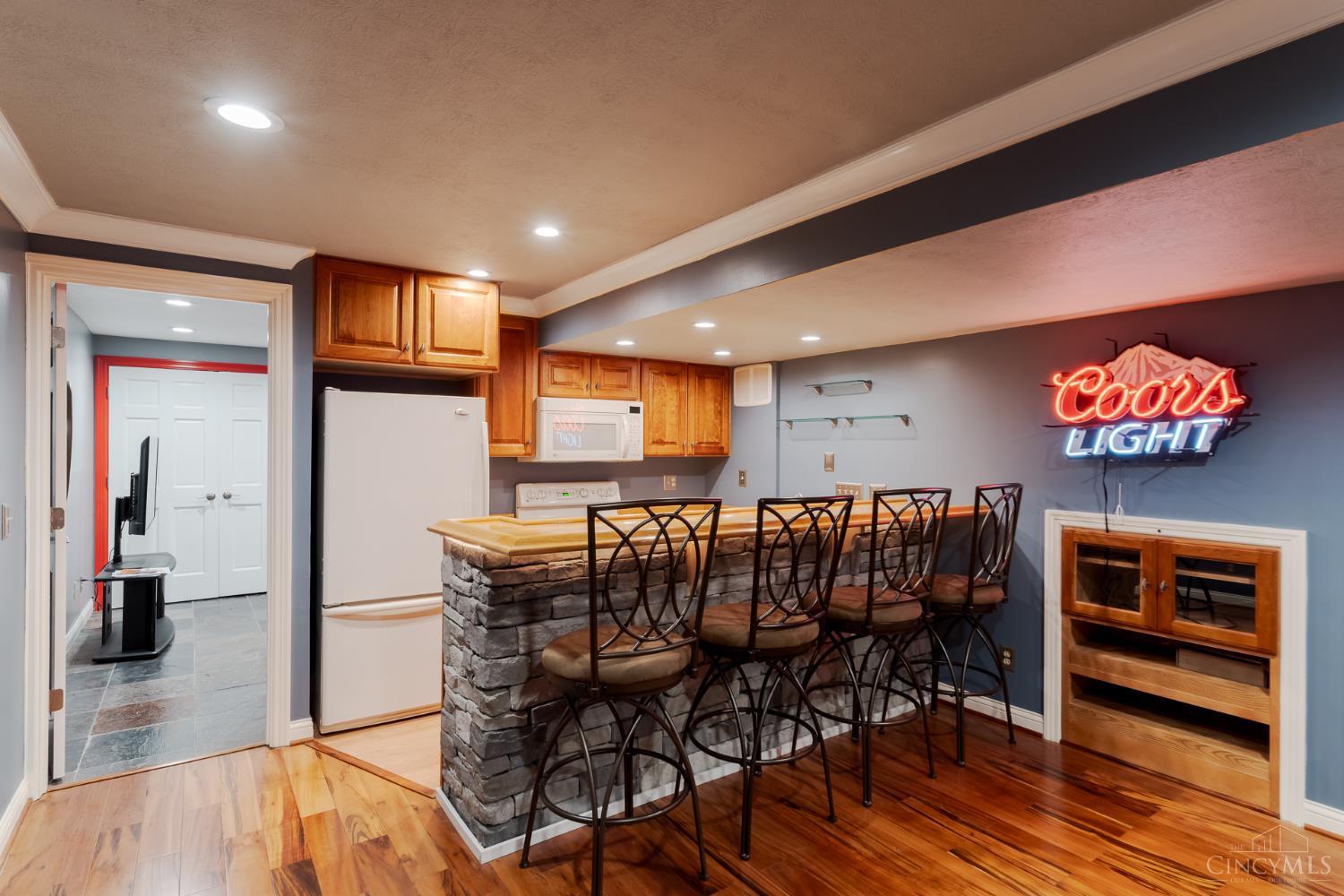 6380 Timberhill