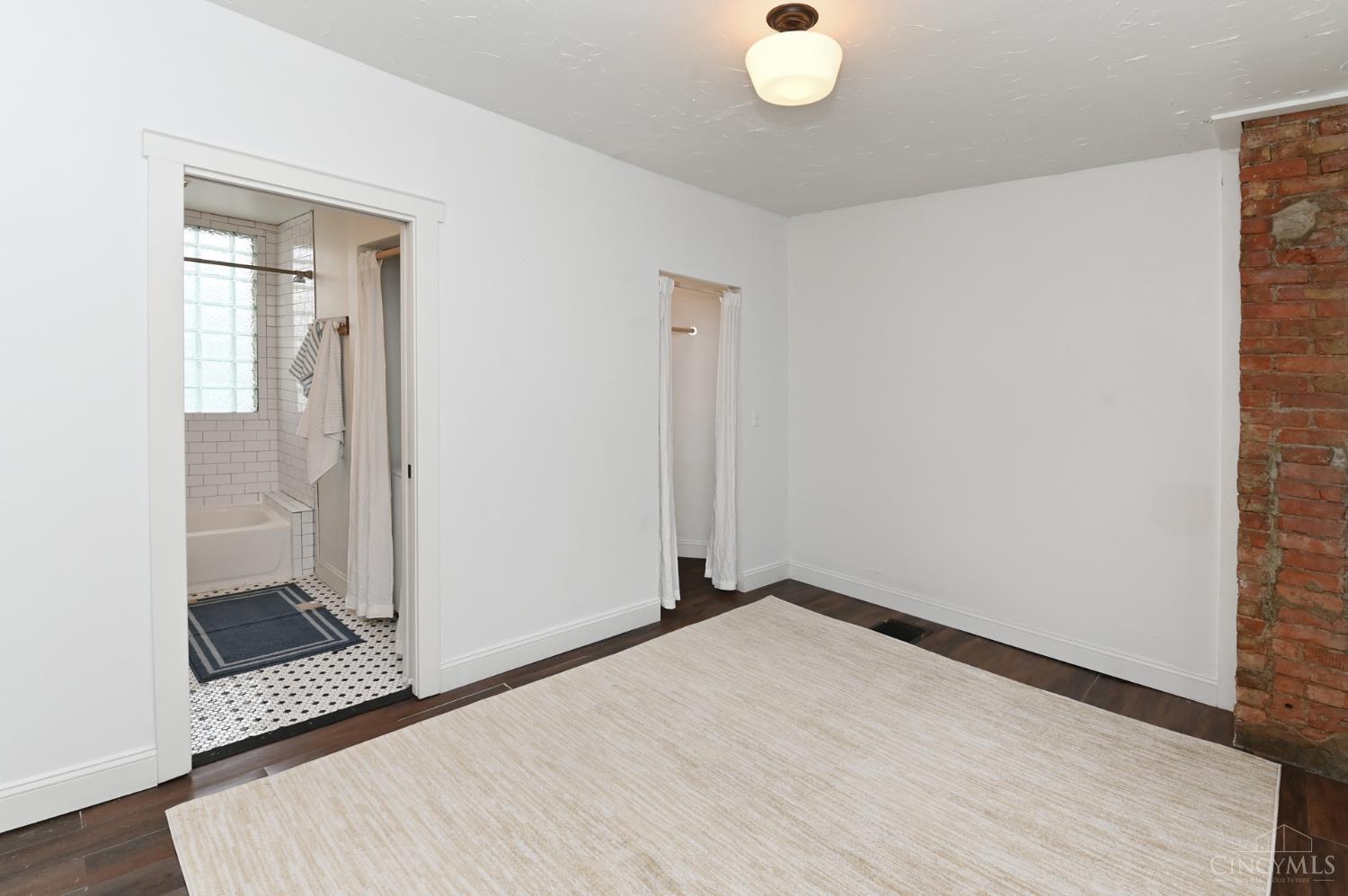 3304 Brotherton