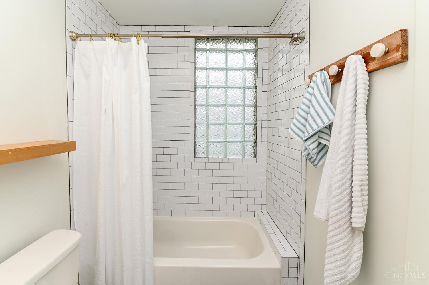 3304 Brotherton