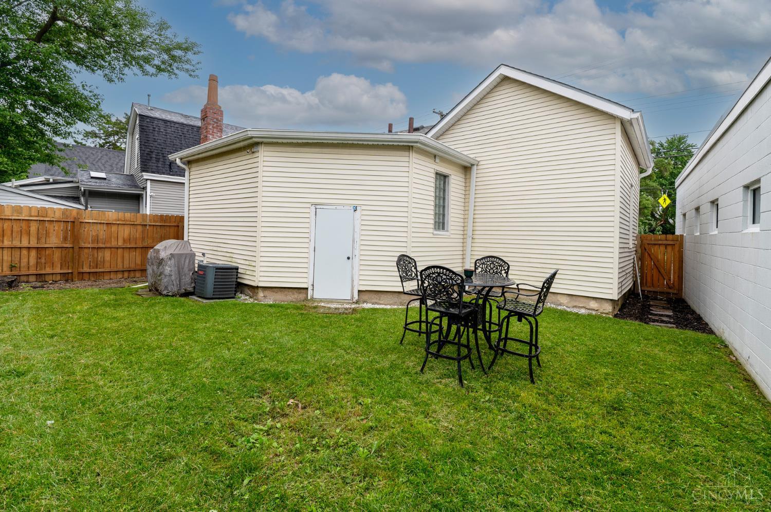 3304 Brotherton