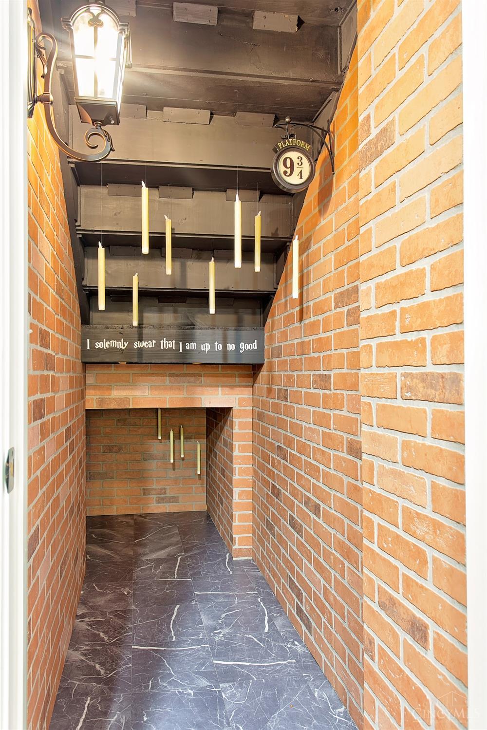 973 E Apple Gate