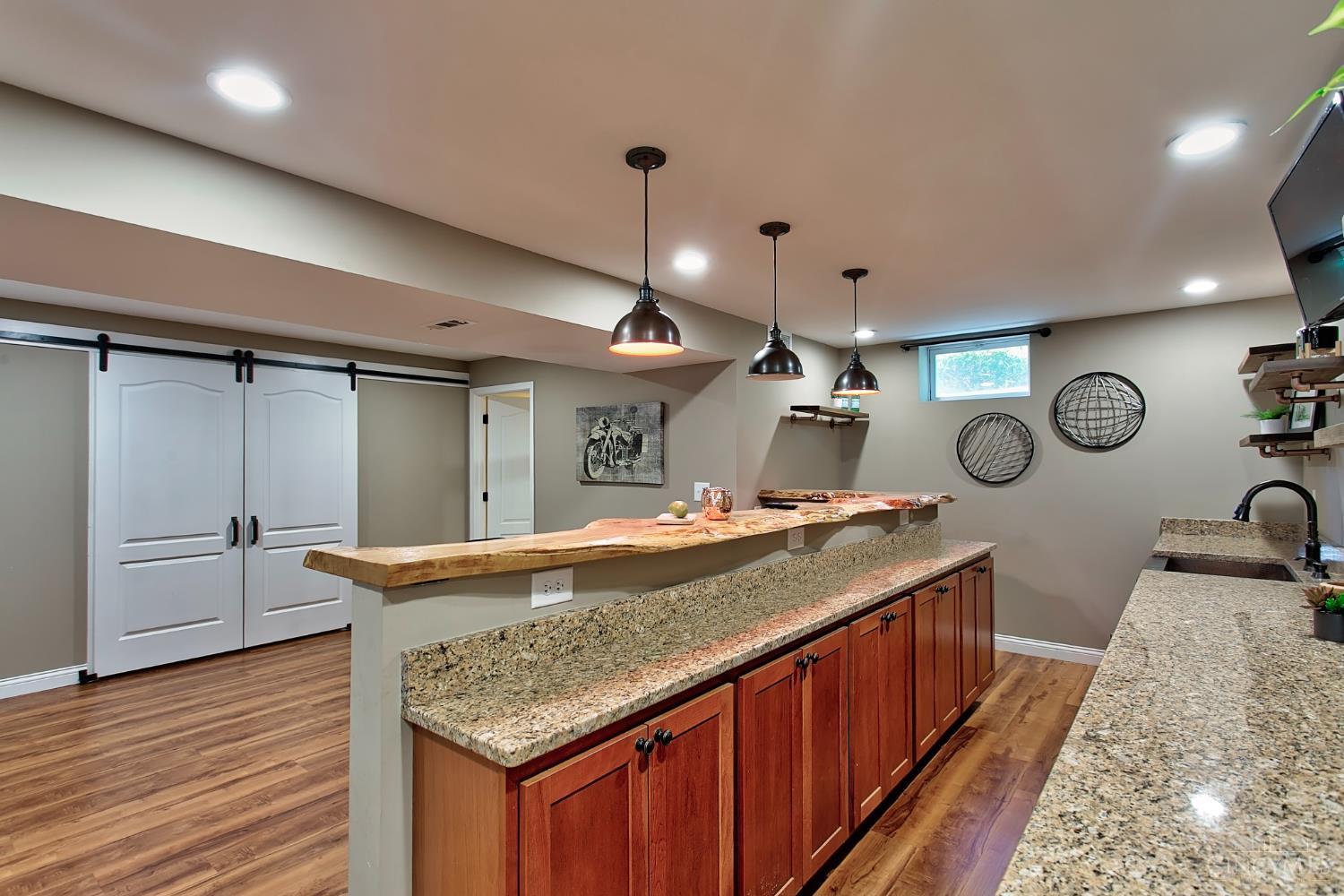 973 E Apple Gate