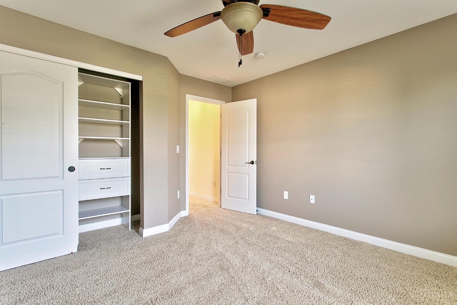 973 E Apple Gate
