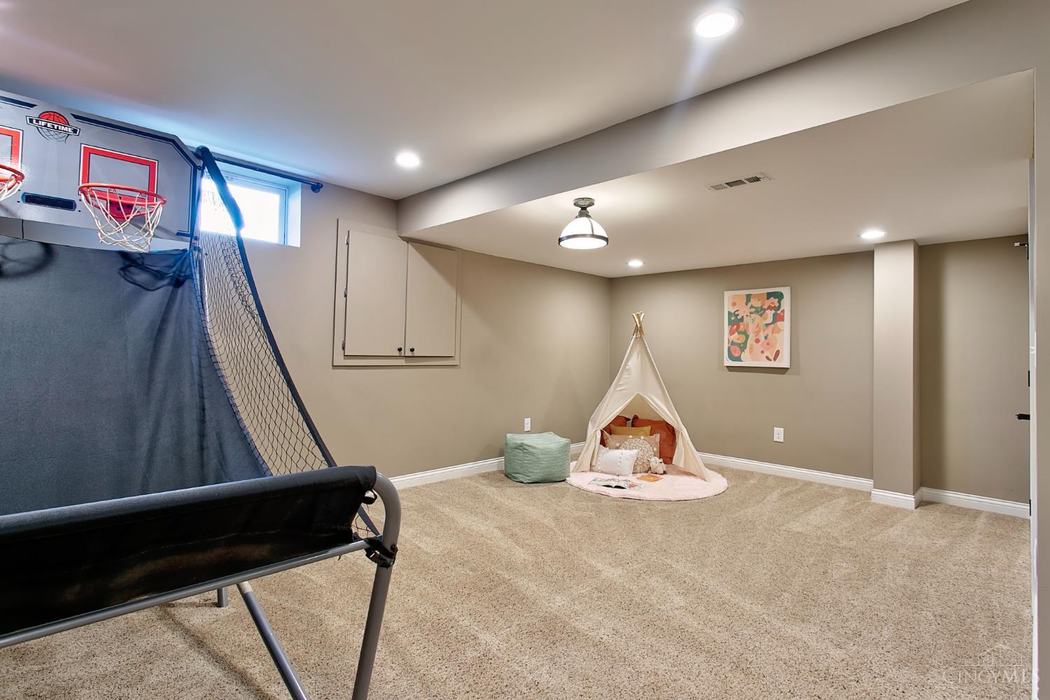 973 E Apple Gate