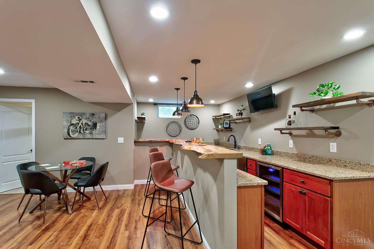 973 E Apple Gate