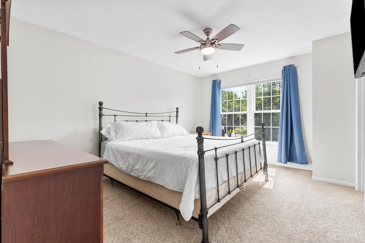 4644 Laurel View Drive