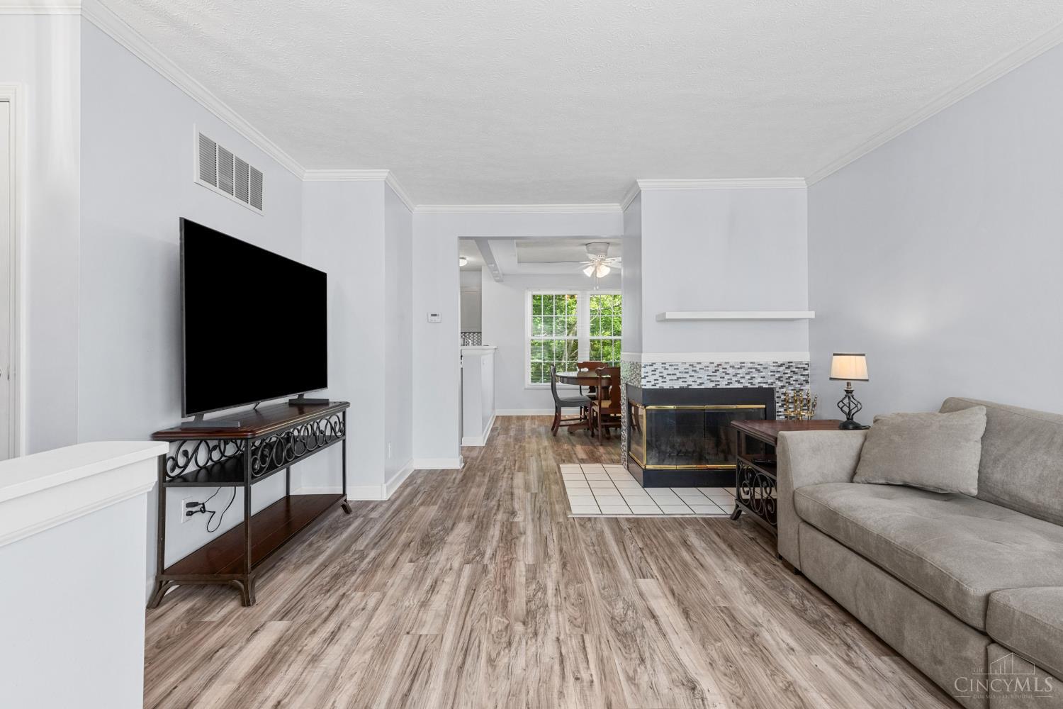 4644 Laurel View Drive