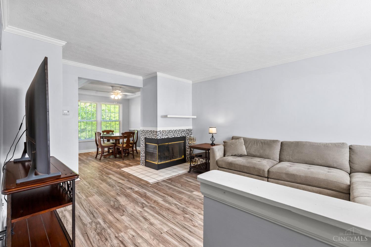 4644 Laurel View Drive