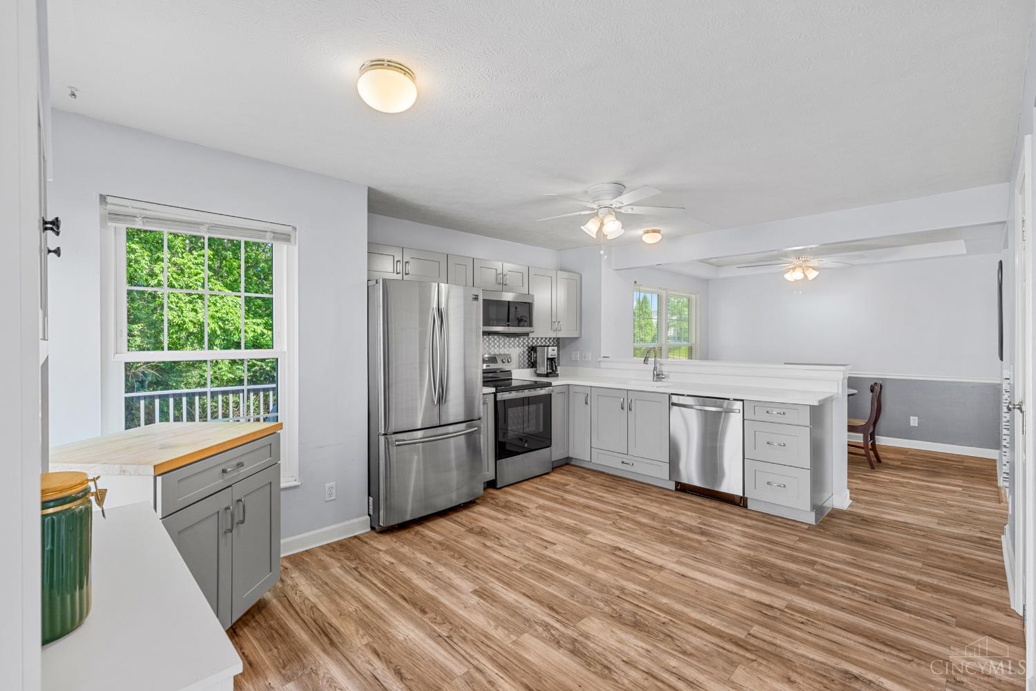 4644 Laurel View Drive