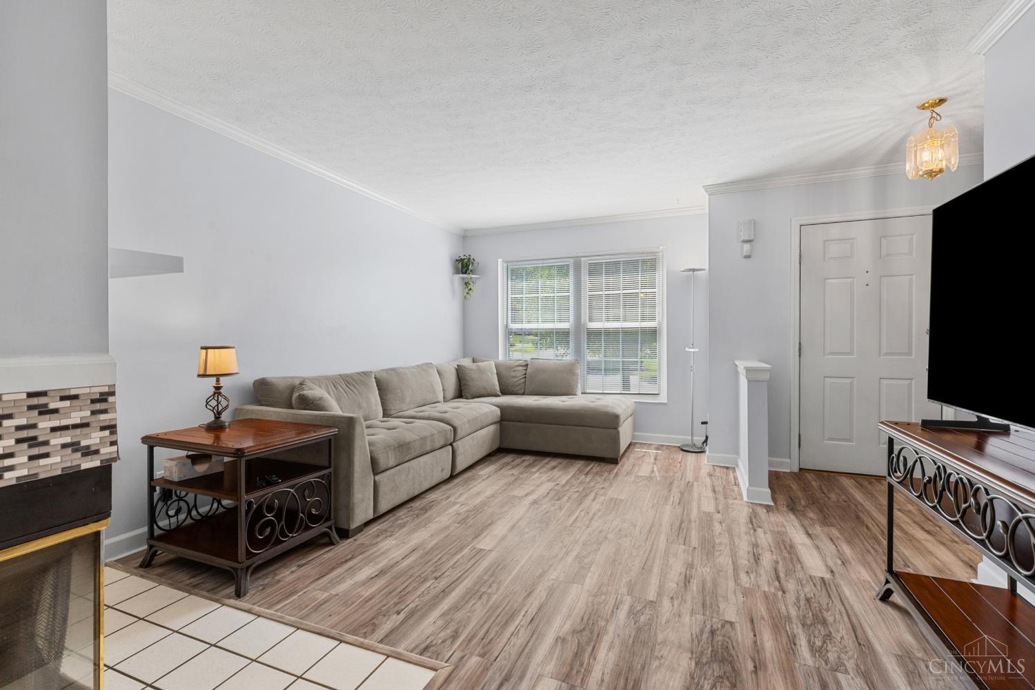 4644 Laurel View Drive
