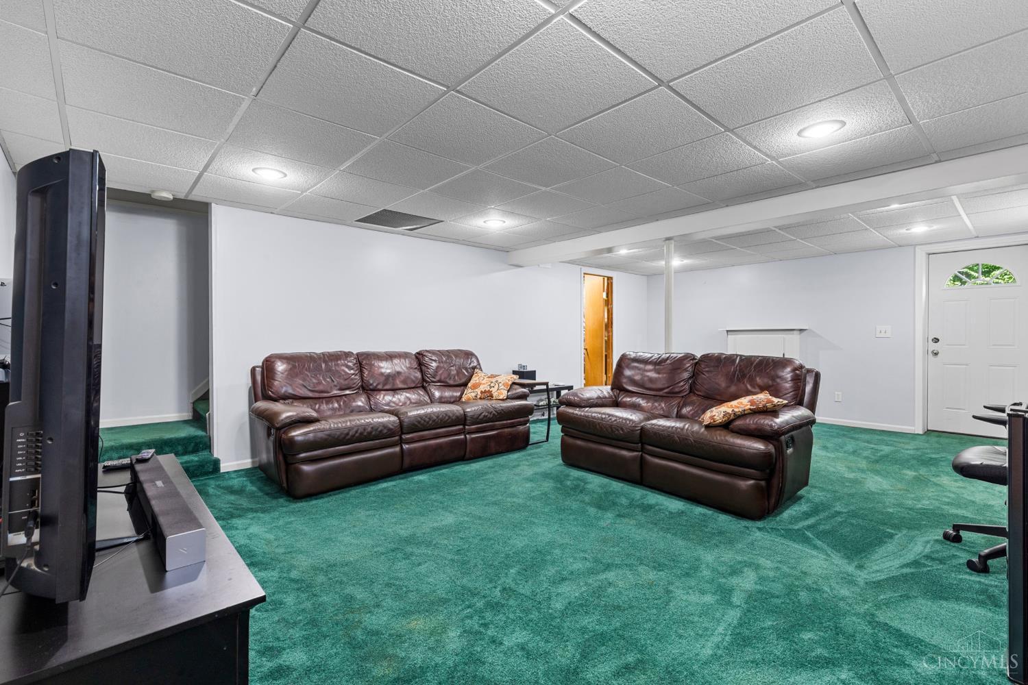 4644 Laurel View Drive