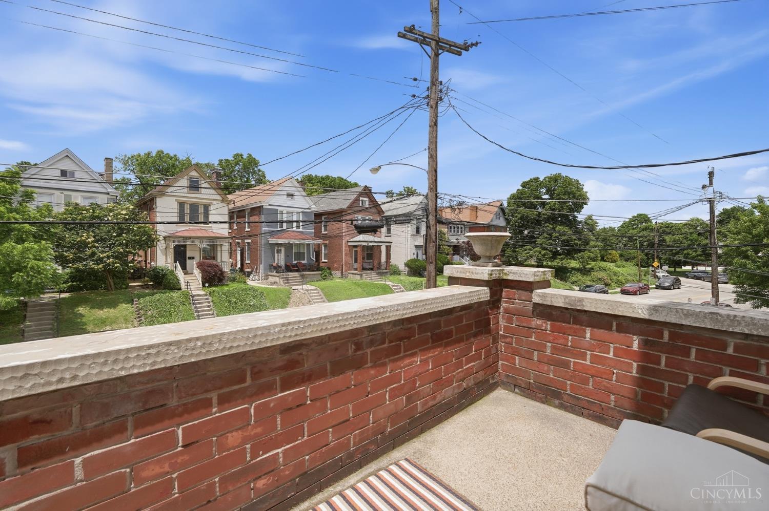 2412 Fairview Avenue