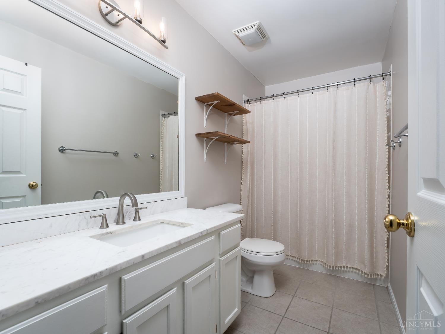 219 W Stoneridge