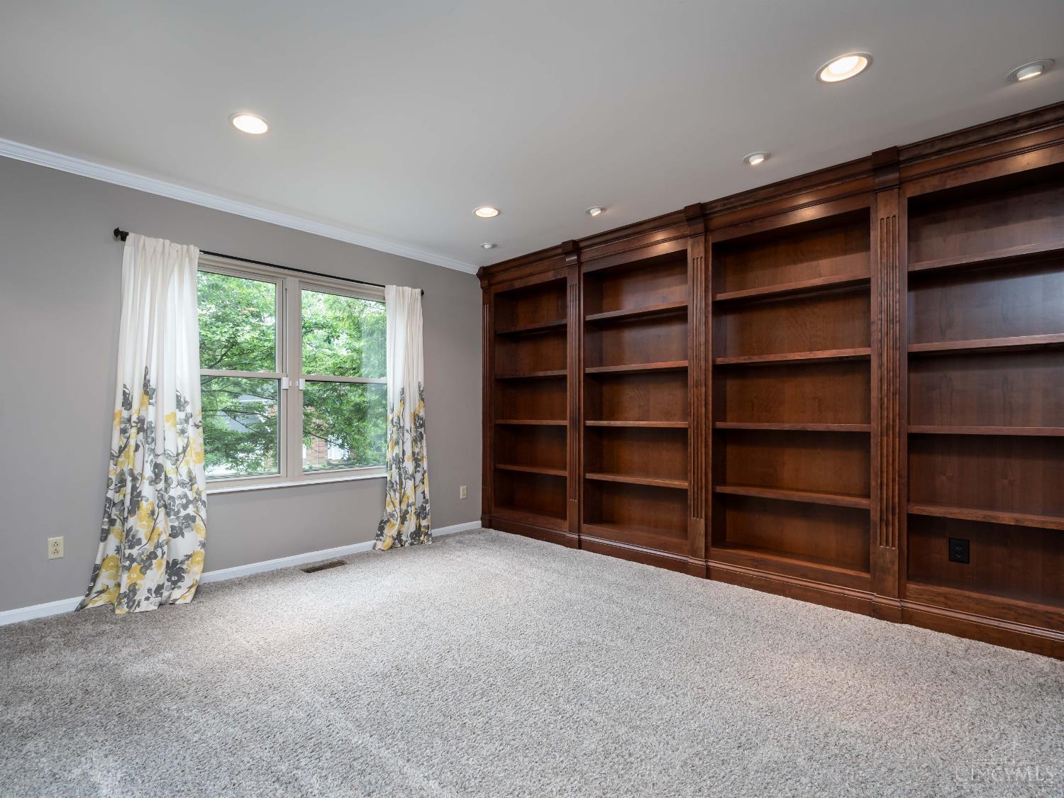 219 W Stoneridge