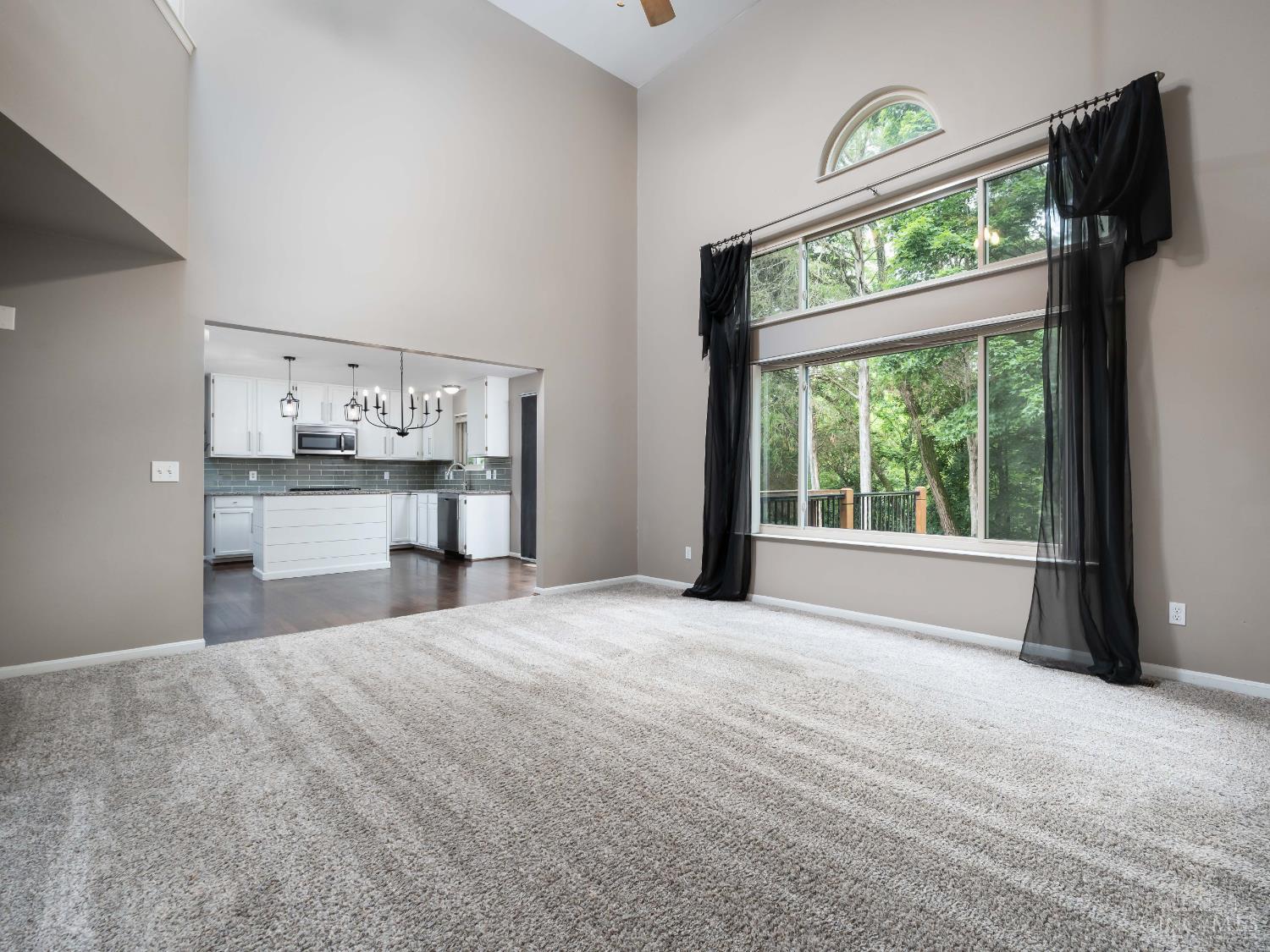 219 W Stoneridge
