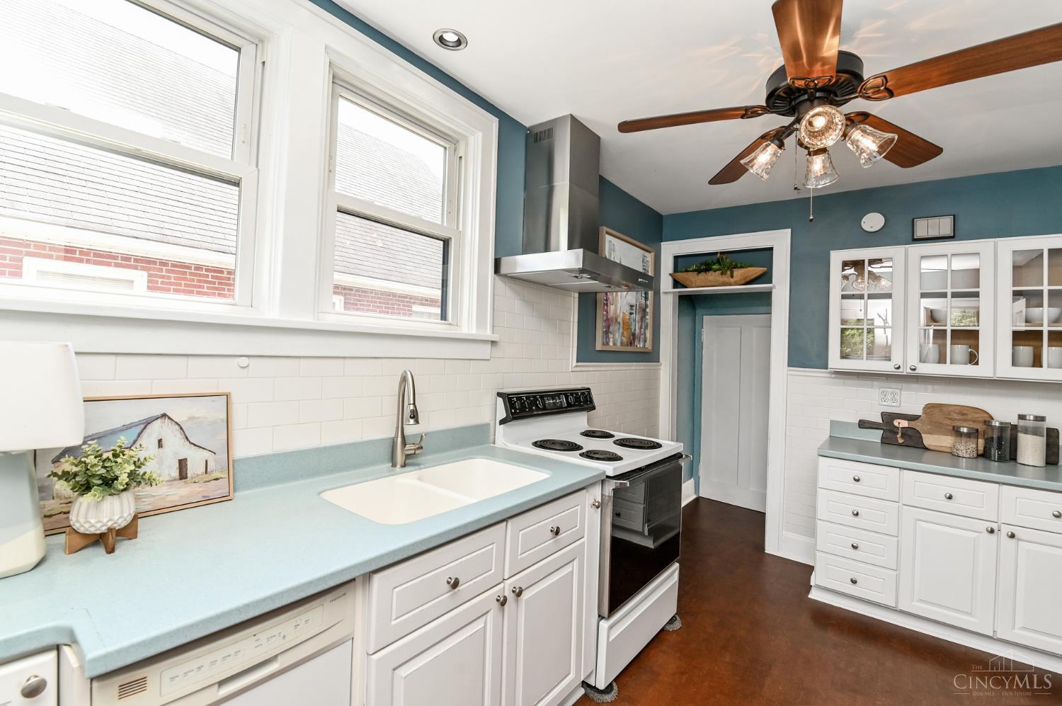 3356 Dartmouth Drive