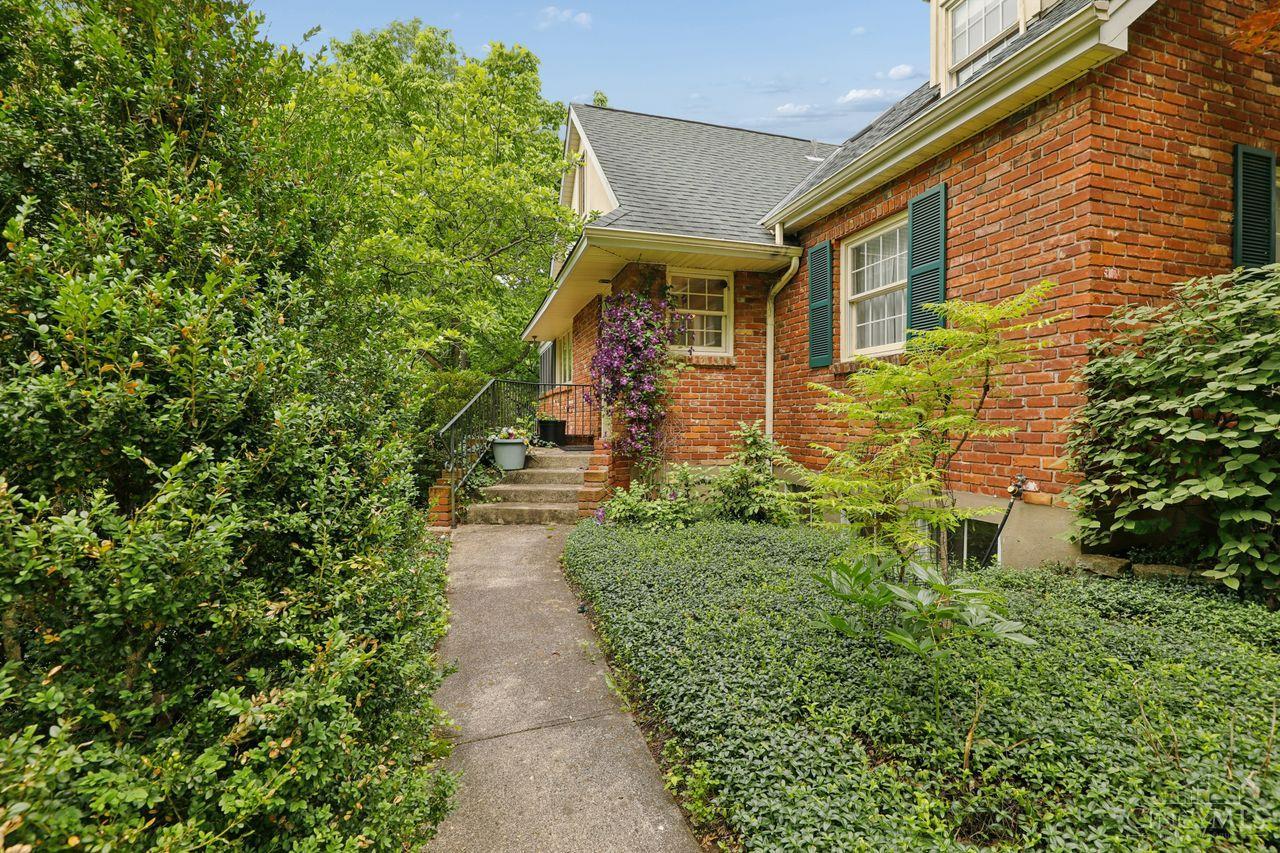 11119 Embassy Drive