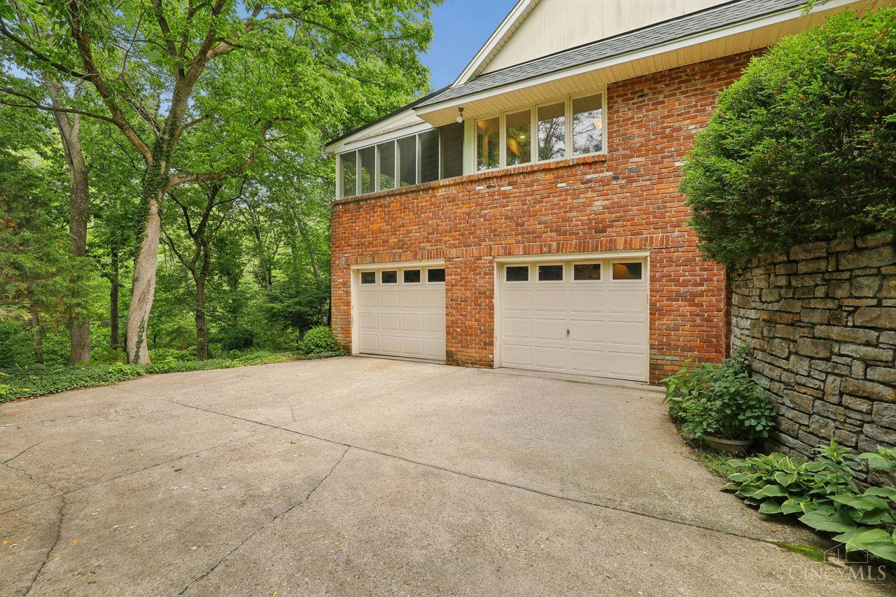 11119 Embassy Drive