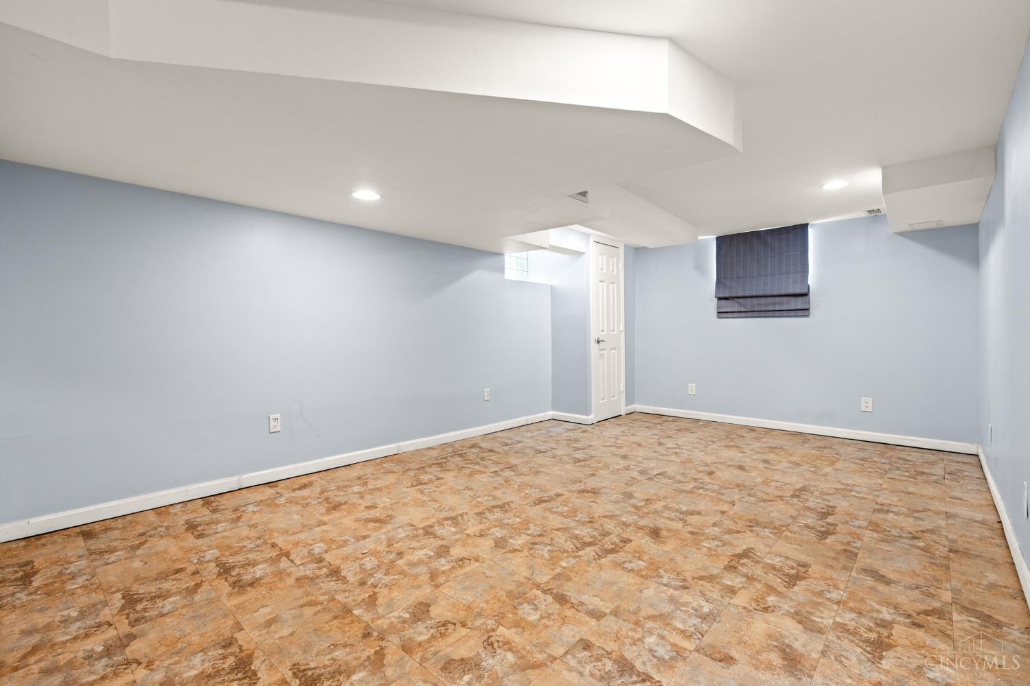 5758 Glengate Lane