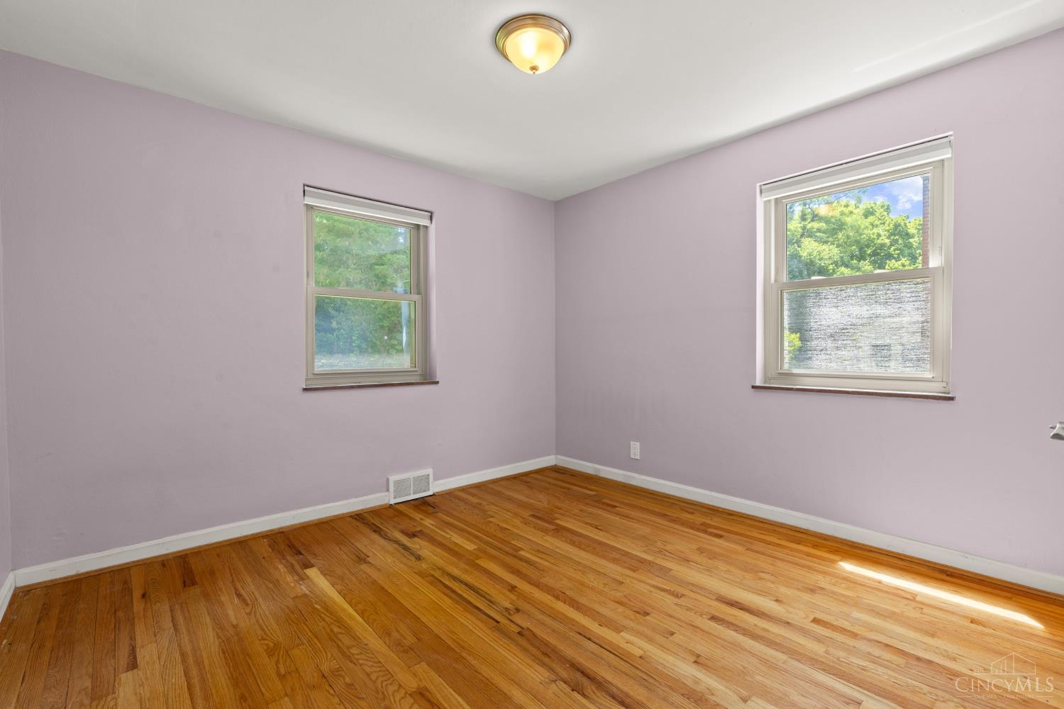 5758 Glengate Lane