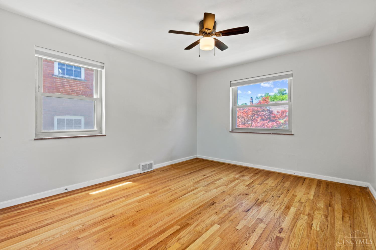 5758 Glengate Lane