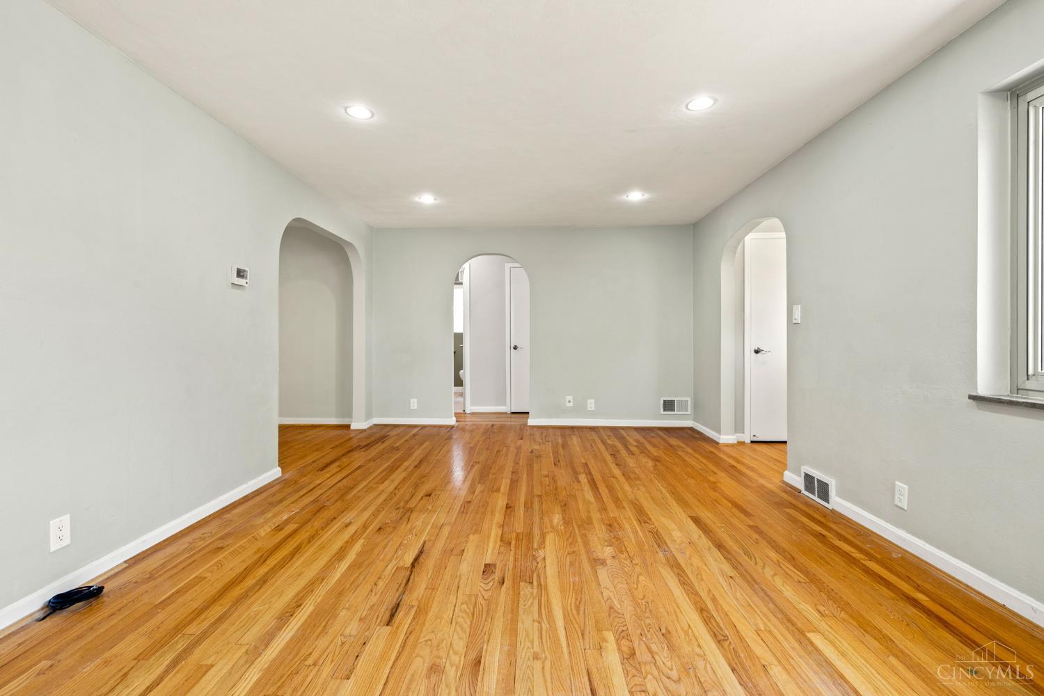 5758 Glengate Lane
