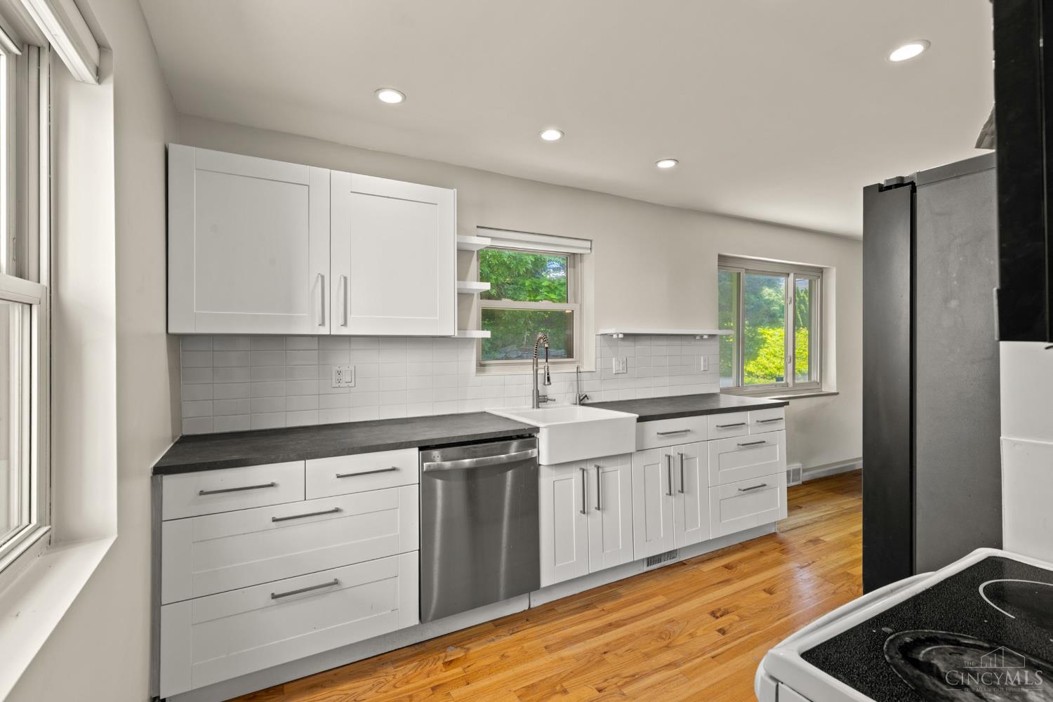 5758 Glengate Lane