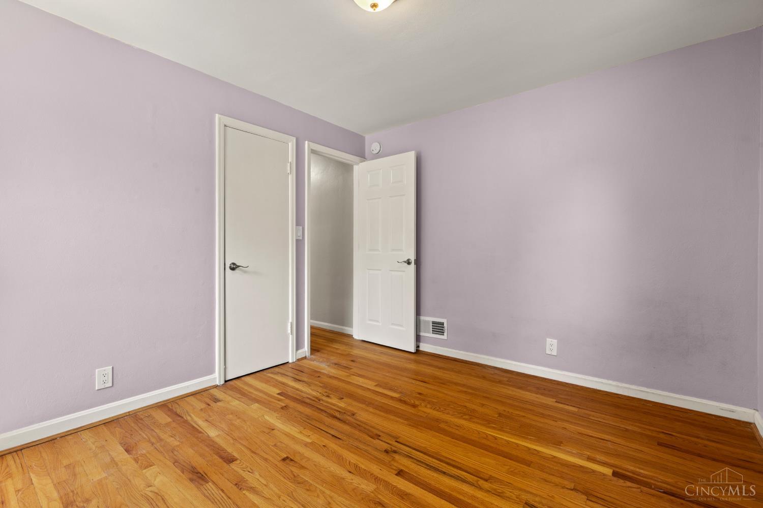 5758 Glengate Lane