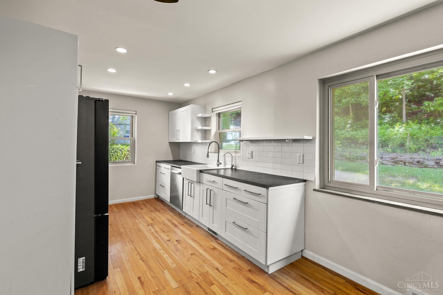 5758 Glengate Lane