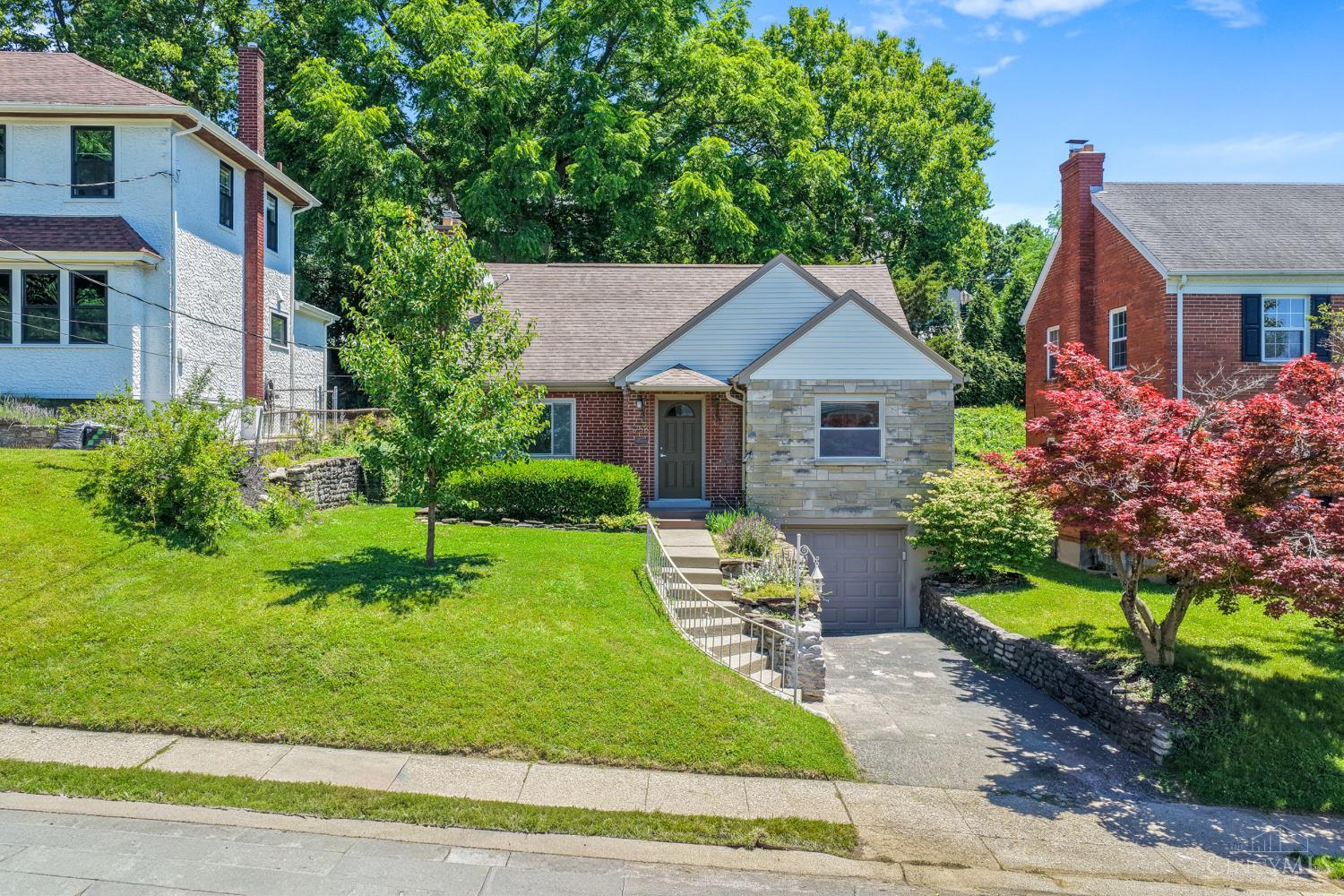 5758 Glengate Lane