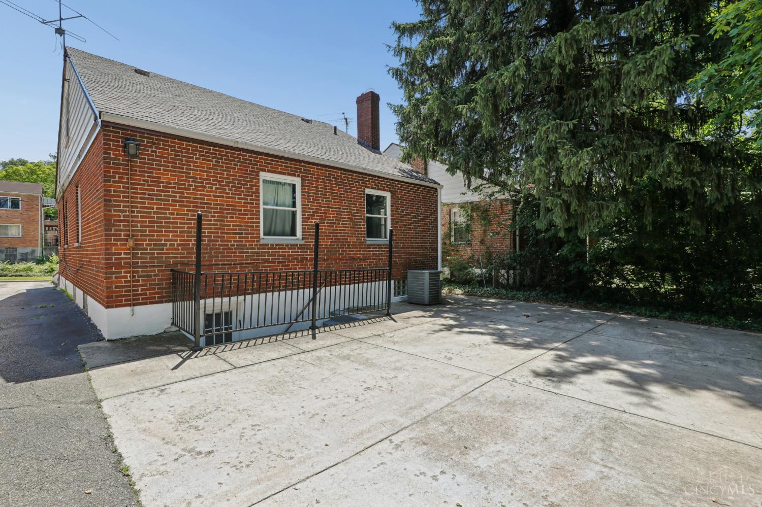 2652 Cedarbrook Drive