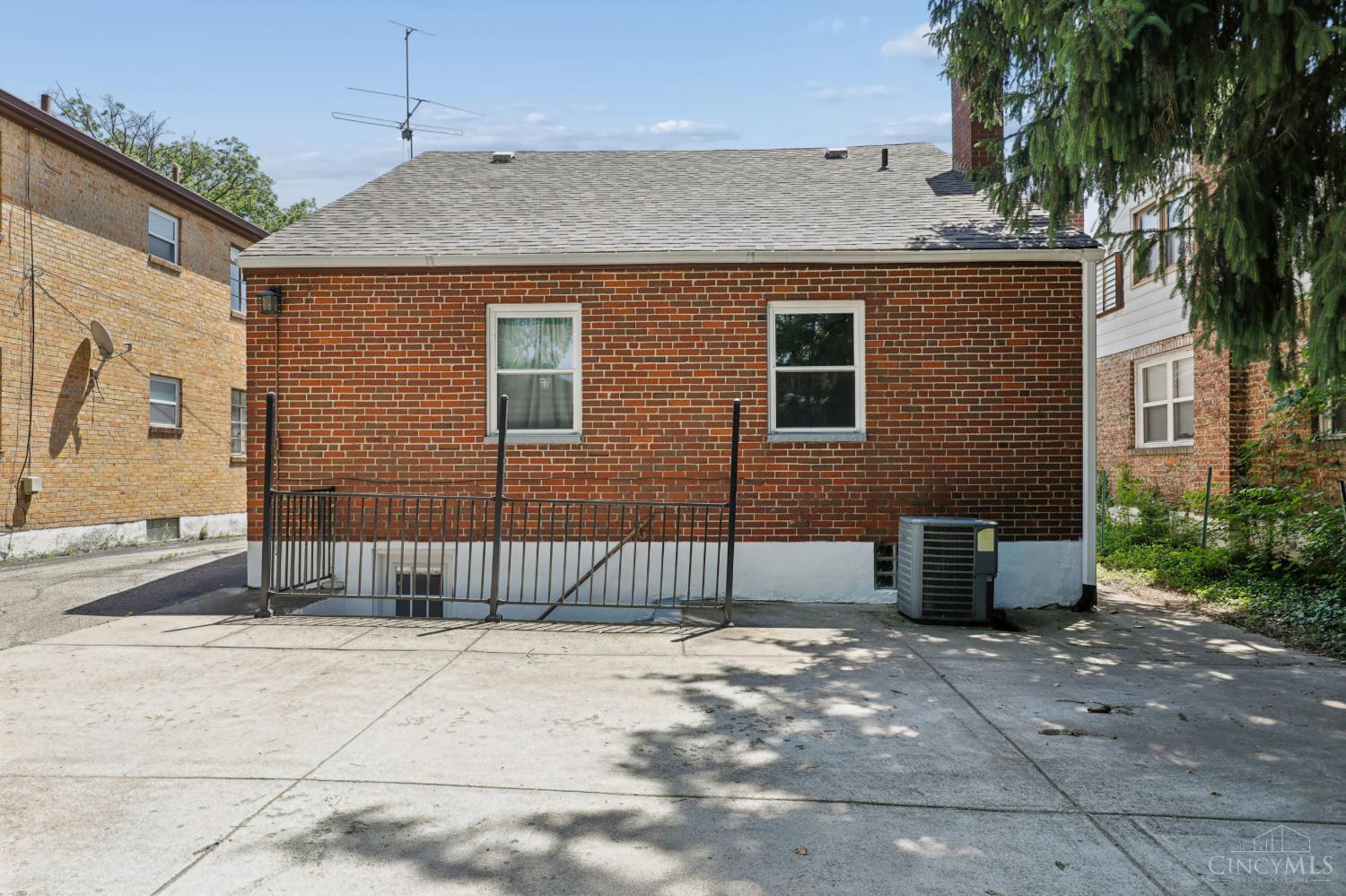 2652 Cedarbrook Drive