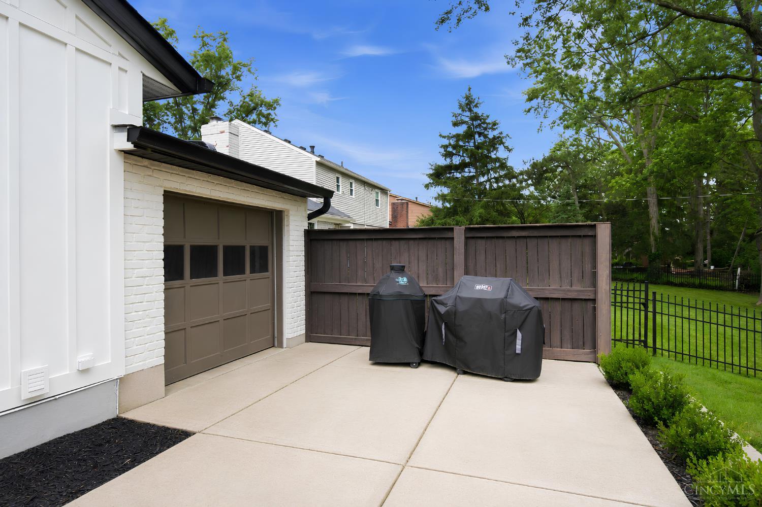 5260 Autumnwood Drive