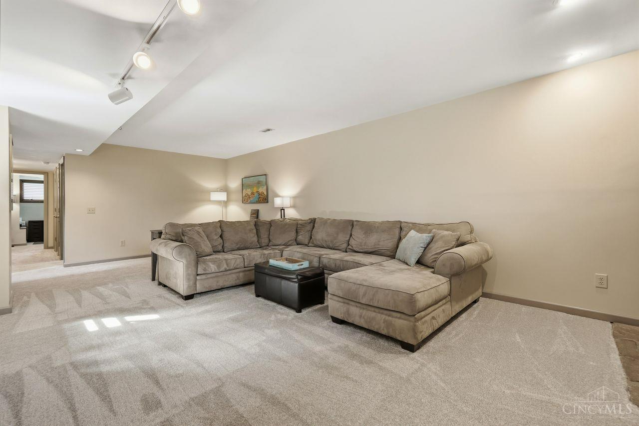 6534 Timberwolf Court