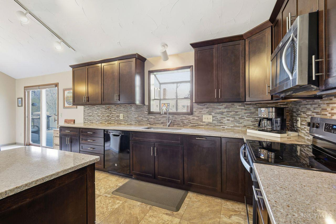 6534 Timberwolf Court