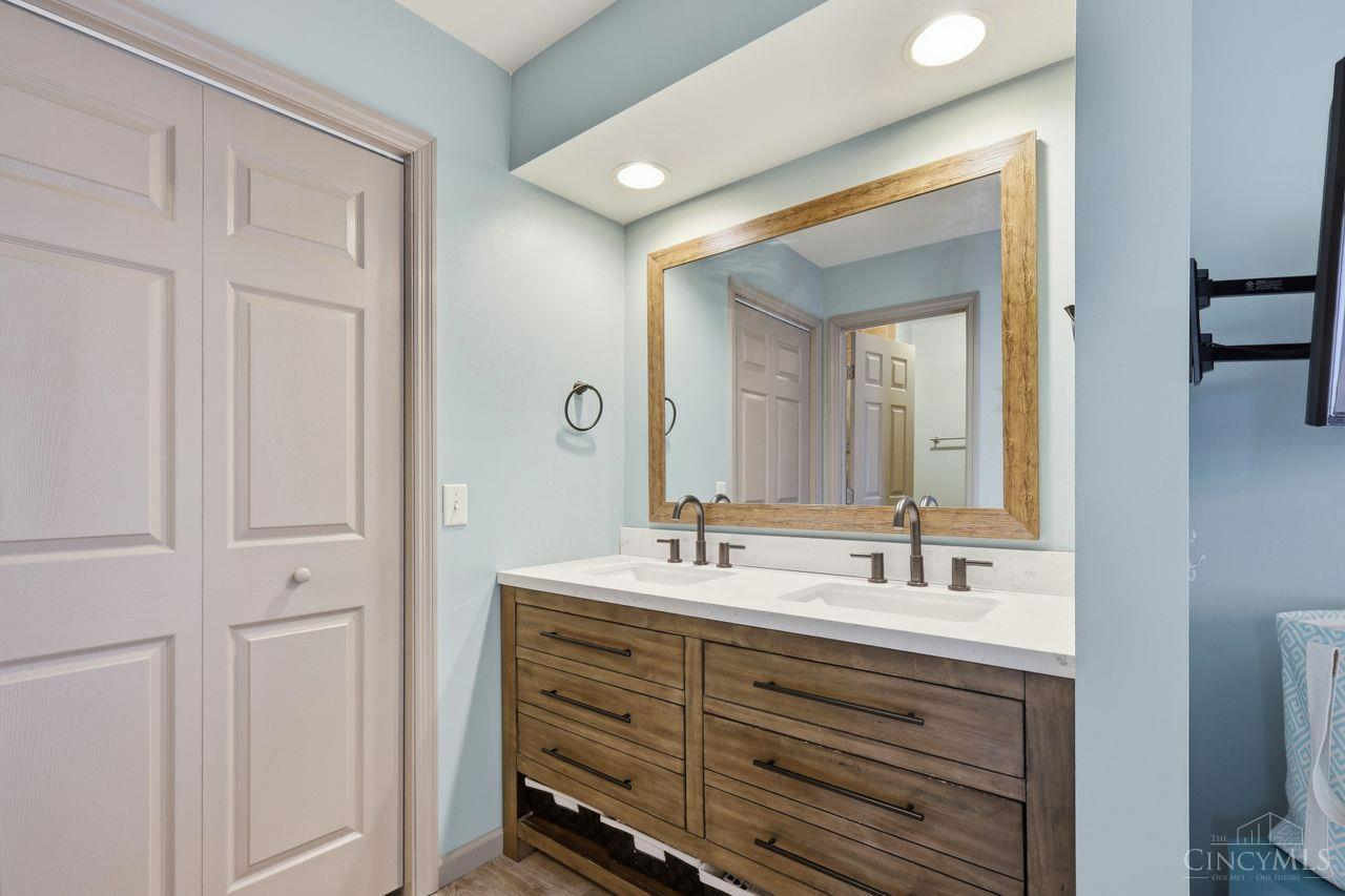6534 Timberwolf Court