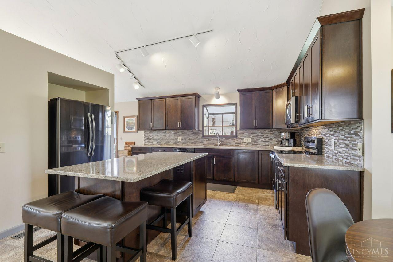 6534 Timberwolf Court