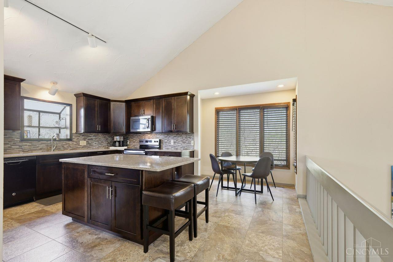 6534 Timberwolf Court