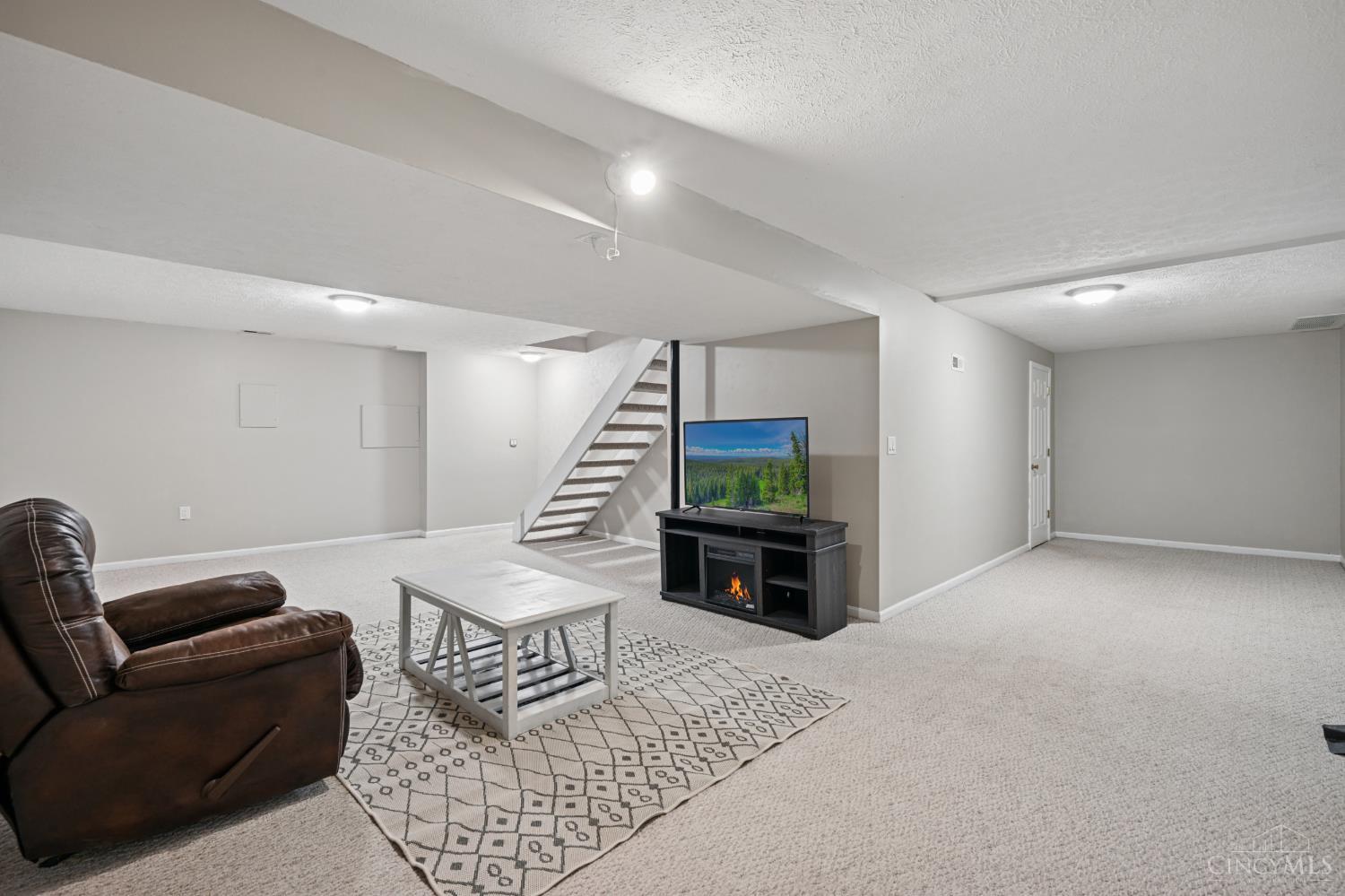 7758 Meadow Crest Court